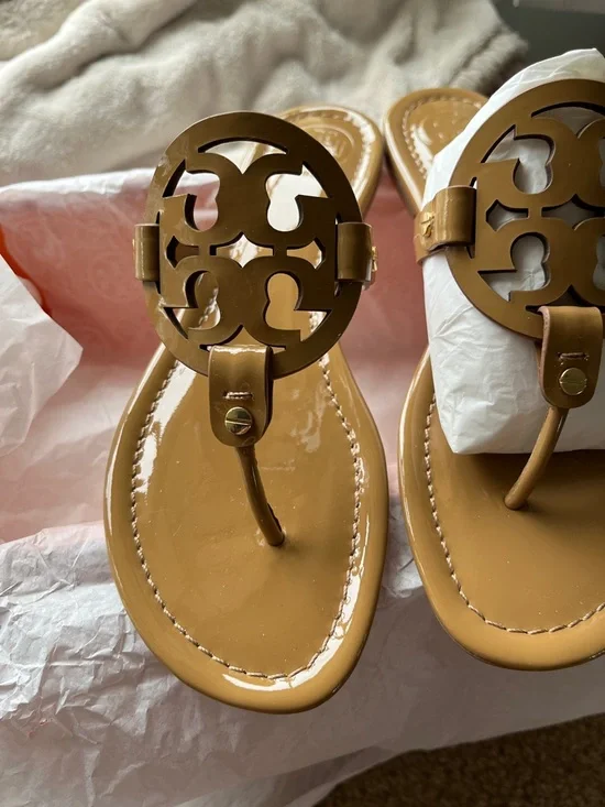 Tory Burch Miller Patent Sandals in Sand NIB - Picture 2 of 13